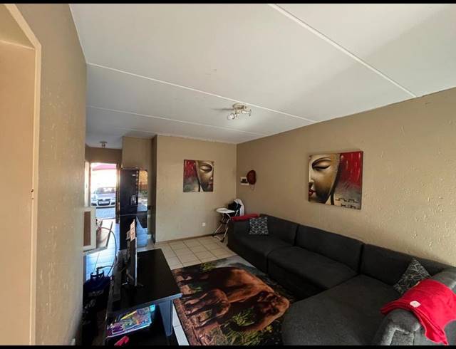 2 BEDROOM APARTMENT FOR SALE IN COMET